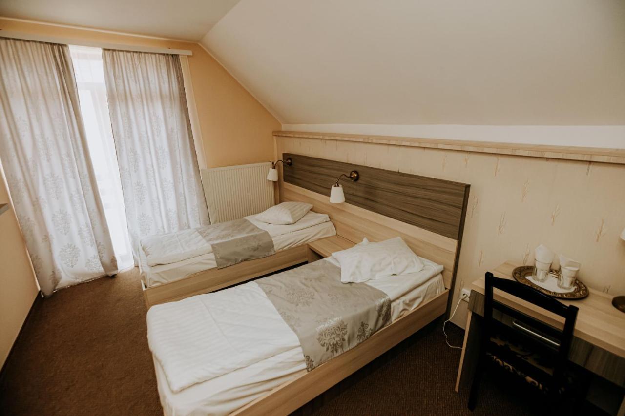 Guest House Lacul Linistit 모네아사 외부 사진