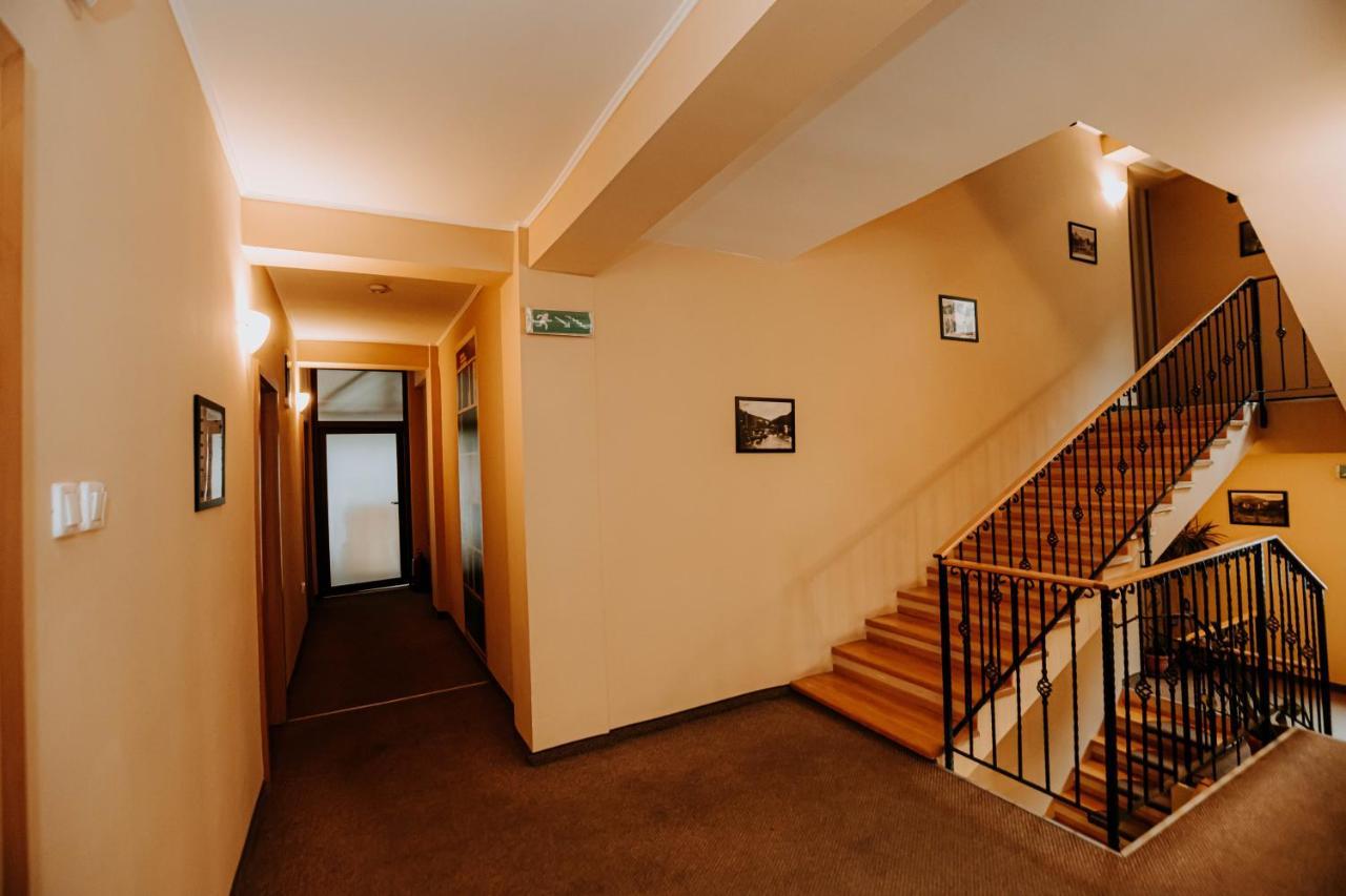 Guest House Lacul Linistit 모네아사 외부 사진