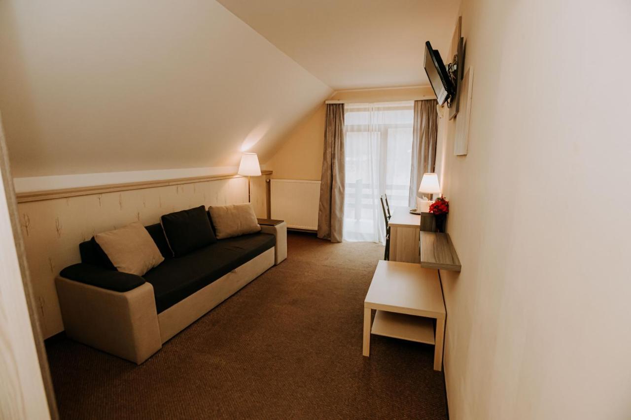 Guest House Lacul Linistit 모네아사 외부 사진