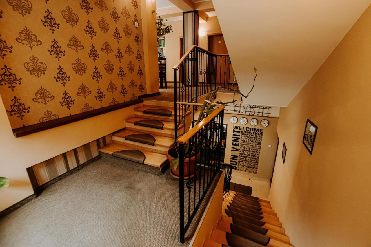 Guest House Lacul Linistit 모네아사 외부 사진
